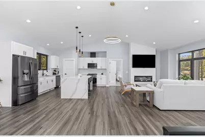 383 Oakbrook Drive, Wisconsin Dells, WI 53965 - Photo 4