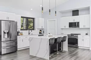 383 Oakbrook Dr, Wisconsin Dells, WI 53965 - Photo 6