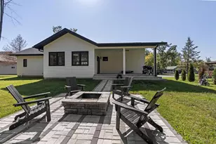 383 Oakbrook Dr, Wisconsin Dells, WI 53965 - Photo 2