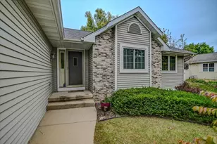 1792 Frawley Dr, Sun Prairie, WI 53590 - Photo 2