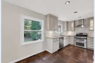 1626 Laurel Crest, Madison, WI 53705 - Photo 12