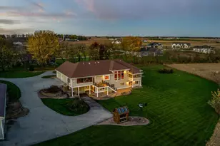 3027 Castleton Xing, Sun Prairie, WI 53590 - Photo 4