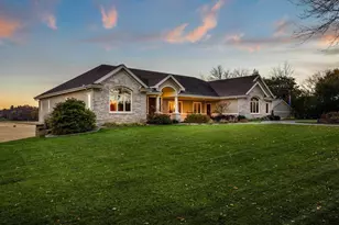 3027 Castleton Xing, Sun Prairie, WI 53590 - Photo 8