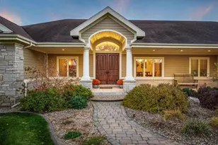 3027 Castleton Crossing, Sun Prairie, WI 53590 - Photo 2