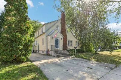 325 Warren Avenue, Reedsburg, WI 53959 - Photo 2