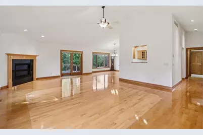 1233 W Sherman Avenue, Fort Atkinson, WI 53538 - Photo 4