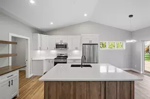 806 Saddle Ridge, Portage, WI 53901 - Photo 4