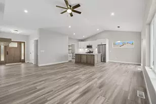 806 Saddle Ridge, Portage, WI 53901 - Photo 6