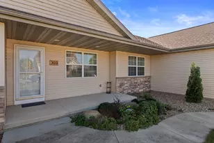 303 Honeycrisp Dr, Beaver Dam, WI 53916 - Photo 2
