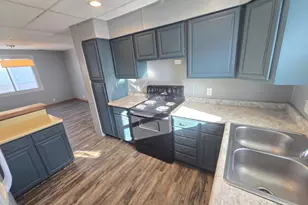 226 S High St, Markesan, WI 53946 - Photo 2