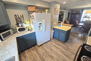 226 S High St, Markesan, WI 53946 - Photo 2