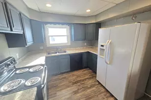 226 S High St, Markesan, WI 53946 - Photo 4