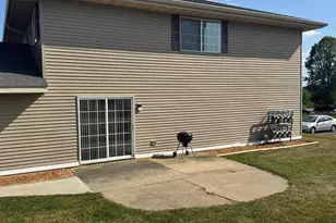 1935 Lafayette Dr, Janesville, WI 53546 - Photo 2