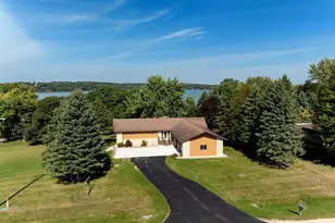 W2102 State Road 44, Markesan, WI 53946 - Photo 2
