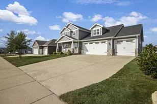 315 Liberty Park Dr Dr, Oregon, WI 53575 - Photo 2