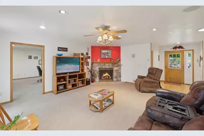 161 E Pine Street, Lake Mills, WI 53551 - Photo 10