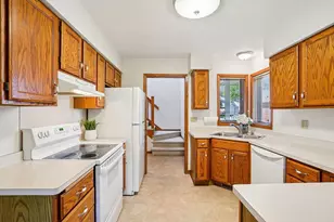 317 Castle Oaks Crossing, Waunakee, WI 53597 - Photo 6