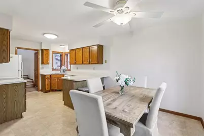 317 Castle Oaks Crossing, Waunakee, WI 53597 - Photo 8