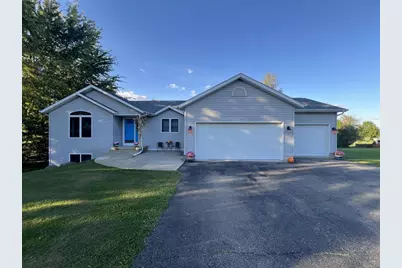 6848 Moonlight Circle, Sun Prairie, WI 53590 - Photo 2