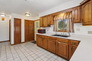 1128 W Happy Hollow Rd, Janesville, WI 53546 - Photo 16