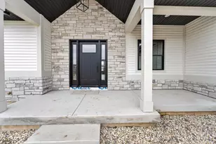 822 Westbridge Trl, Waunakee, WI 53597 - Photo 2
