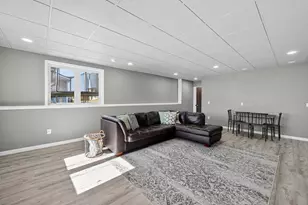 2917 Green Ave, Blue Mounds, WI 53517 - Photo 32