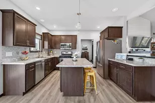 2917 Green Ave, Blue Mounds, WI 53517 - Photo 8