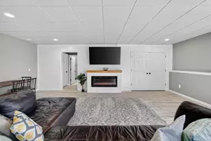 2917 Green Ave, Blue Mounds, WI 53517 - Photo 30