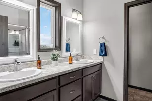 2917 Green Ave, Blue Mounds, WI 53517 - Photo 18