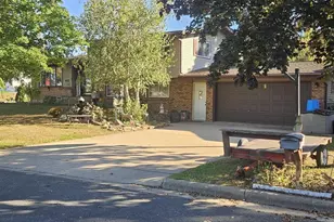 400 Hill Dr, Boscobel,  53805 - Photo 2