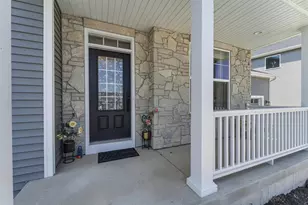 432 Tawny Elm Pkwy, Madison, WI 53593 - Photo 2