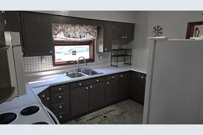 606 High Street, Clinton, WI 53525 - Photo 8