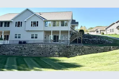 128 Summit Court, Columbus, WI 53925 - Photo 6