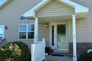 128 Summit Ct, Columbus, WI 53925 - Photo 1