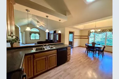 128 Summit Court, Columbus, WI 53925 - Photo 12
