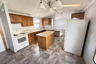 W210N11631 Pinecrest Ln, Germantown, WI 53022 - Photo 6