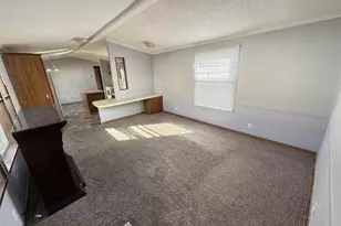 W210N11631 Pinecrest Ln, Germantown, WI 53022 - Photo 4