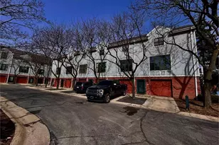 4502 W Westchester Square, West Milwaukee, WI 53214 - Photo 4