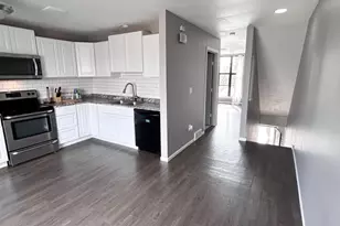 4502 W Westchester Square, West Milwaukee, WI 53214 - Photo 8