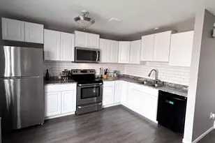 4502 W Westchester Square, West Milwaukee, WI 53214 - Photo 8