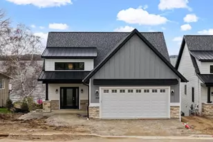 204 Lakeview Ln, Beaver Dam, WI 53916 - Photo 2