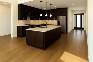 204 Lakeview Ln, Beaver Dam, WI 53916 - Photo 4