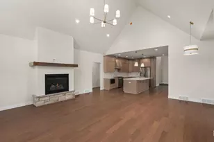 204 Lakeview Ln, Beaver Dam, WI 53916 - Photo 10