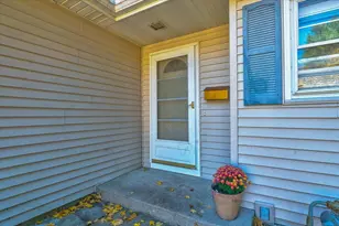 5517 Dorsett Dr, Madison, WI 53711 - Photo 2