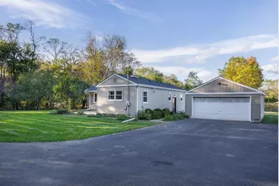 41 E Royal Vale, Edgerton, WI 53534 - Photo 2