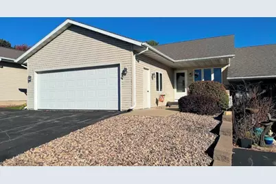 1559 N Dewey Avenue, Reedsburg, WI 53959 - Photo 2
