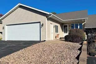 1559 N Dewey Ave, Reedsburg, WI 53959 - Photo 2