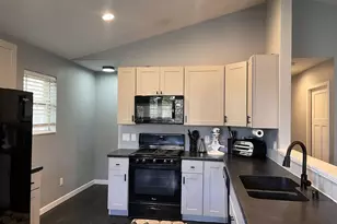 835 Silas St, Madison, WI 53714 - Photo 6