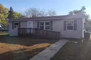 109 S 4th St, Avoca, WI 53506 - Photo 2