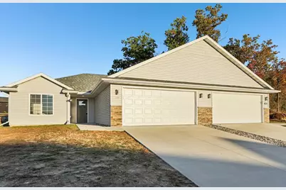 2464 Russell Court, Reedsburg, WI 53959 - Photo 2